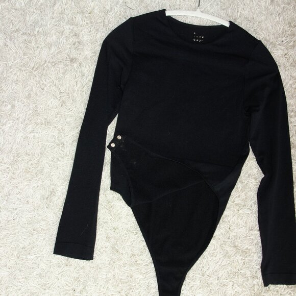 Set 4 Bodysuits - Sizes S and M - NEW - Picture 12 of 16